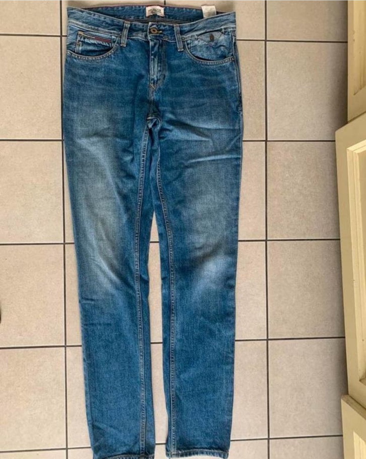 Tommy Hilfiger heren jeans Scarton 30-34, Kleding | Dames, Spijkerbroeken en Jeans, Ophalen of Verzenden, Gedragen, Blauw, W30 - W32 (confectie 38/40)