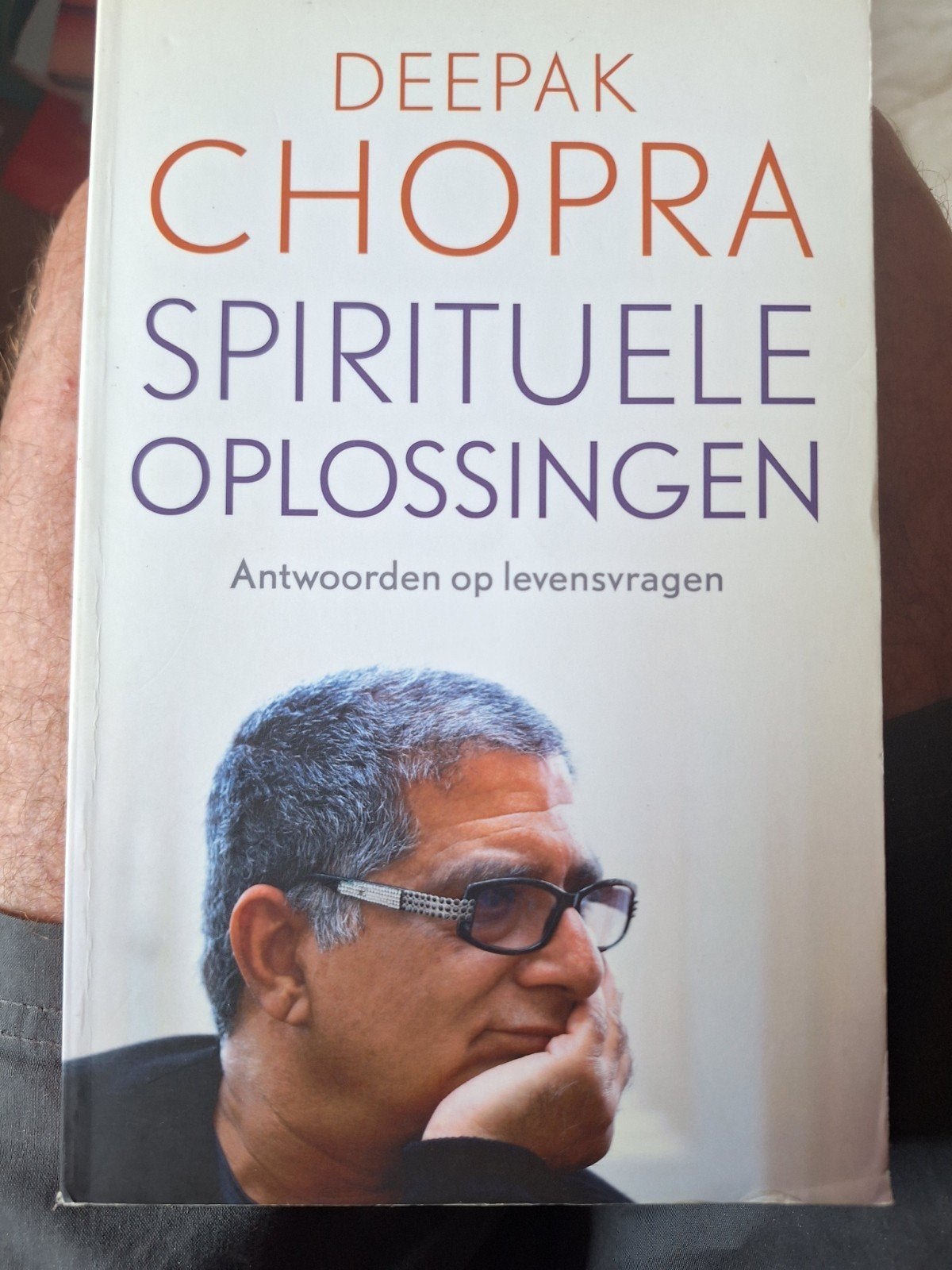 Deepak Chopra - Spirituele oplossingen ZGAN, Ophalen of Verzenden, Zo goed als nieuw, Spiritualiteit algemeen, Overige typen
