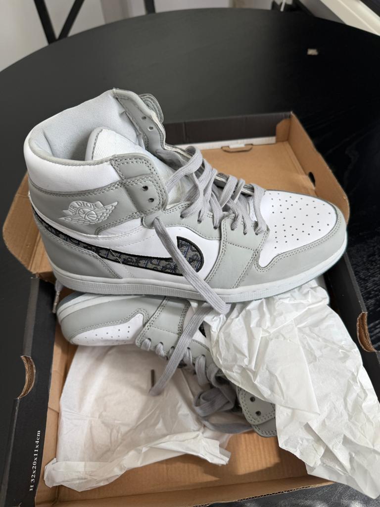 Dior x Air Jordan 1 High OG Wolf Grey sneakers, Kleding | Heren, Schoenen, Ophalen, Zo goed als nieuw, Wit, Sneakers of Gympen