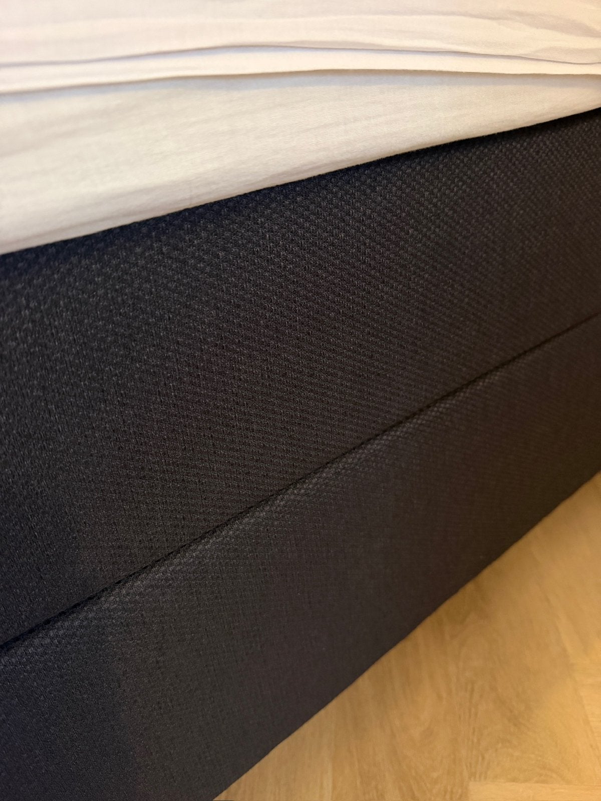 Mooie zwarte boxspring 180x200 + luxe Swiss Sense topper, Ophalen, Gebruikt, Zwart, Tweepersoons