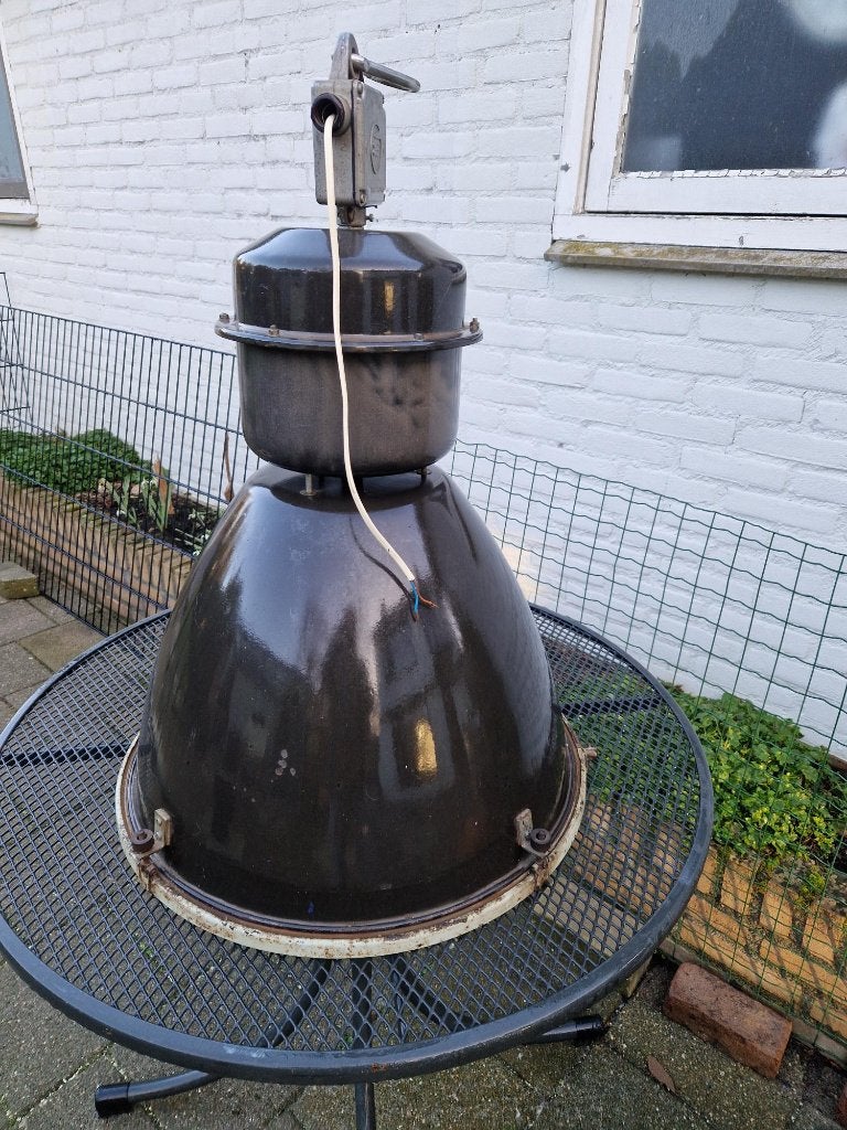 2 industiele hanglampen (originele, dus geen imitatie), Ophalen, Zo goed als nieuw, Glas