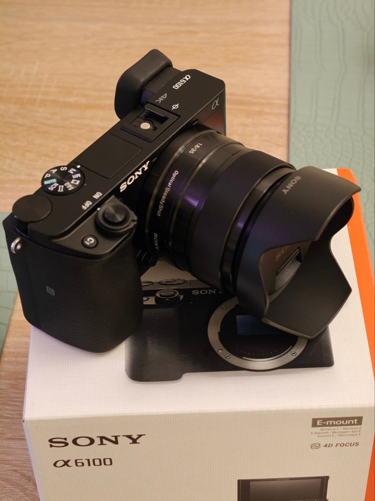 te koop Sony a 6100+ Sony E 35mm f/1.8 OSS objectief, Ophalen, Zo goed als nieuw, Sony, Geen optische zoom