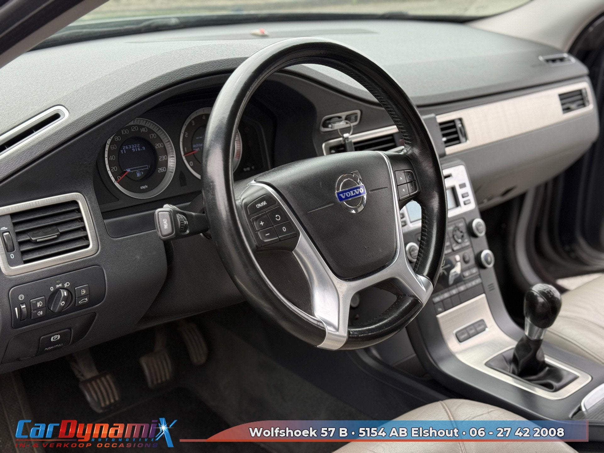Volvo V70 2.5FT Summum | LPG-G3 | Nwe Kopp. | APK'27 | Leder, Voorwielaandrijving, Gebruikt, Beige, Overige brandstoffen