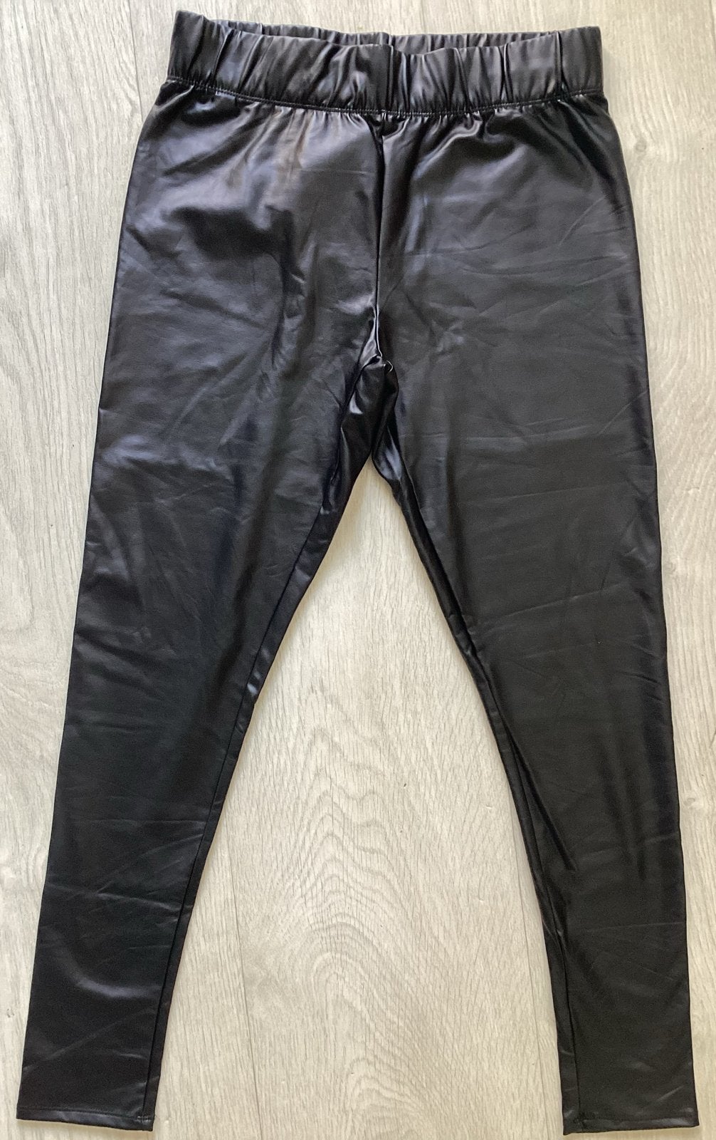 Nieuwe Zwarte Imitatie Leren Legging Maat M van Janina, Kleding | Dames, Leggings, Maillots en Panty's, Legging, Zwart, Nieuw