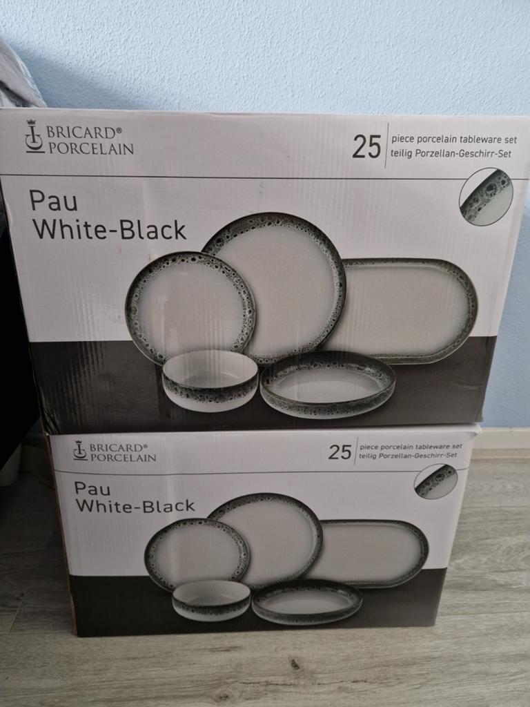 Nieuwe 25-delige Bricard Pau White-Black Dinnerset (2x), Nieuw, Ophalen of Verzenden, Bord(en), Overige stijlen