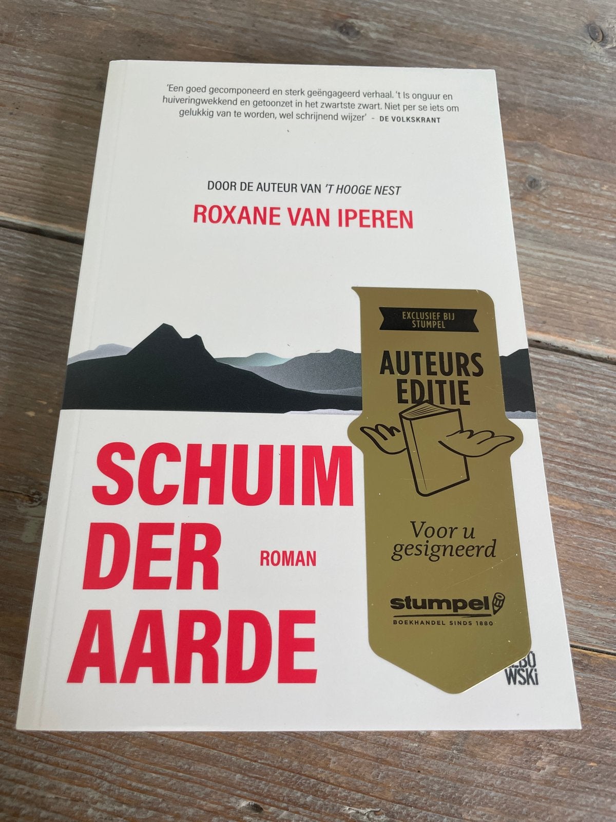 Schuim der Aarde - Gesigneerde Auteurs Editie, Boeken, Ophalen of Verzenden, Zo goed als nieuw