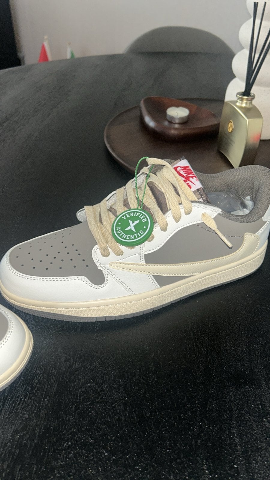 Travis Scott Sneakers Maat 42 - Nieuw, Kleding | Heren, Ophalen of Verzenden, Nieuw, Overige kleuren, Sneakers of Gympen