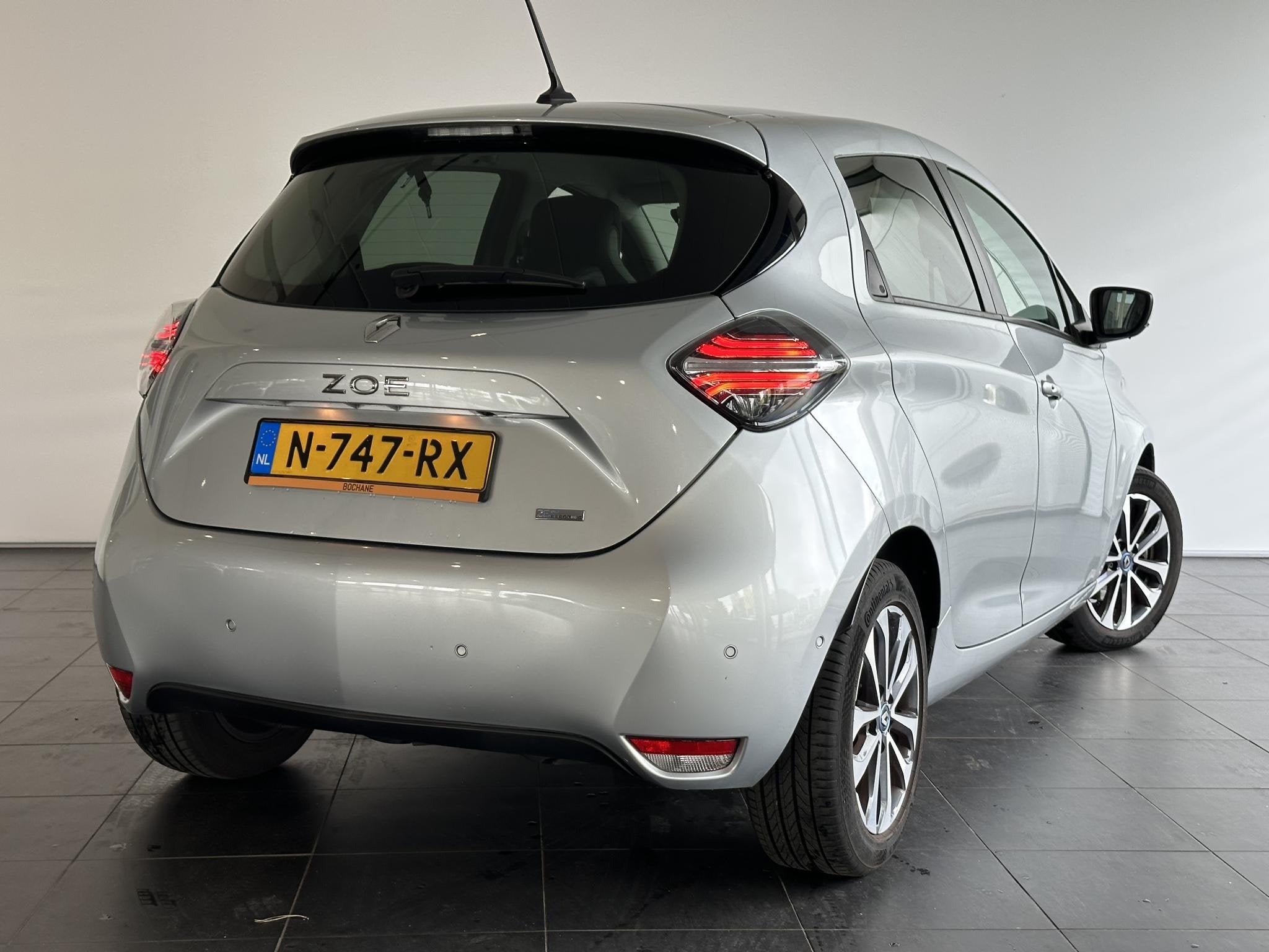 Renault ZOE R135 Intens 52 kWh BATTERIJHUUR | ACHTERUITRIJCA, Gebruikt, 180 min, Automatische klimaatregeling, 385 km