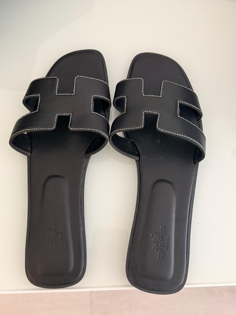 Hermès slipper zwart dames Oran sandalen, Kleding | Dames, Schoenen, Zwart, Nieuw, Sandalen of Muiltjes, Ophalen of Verzenden