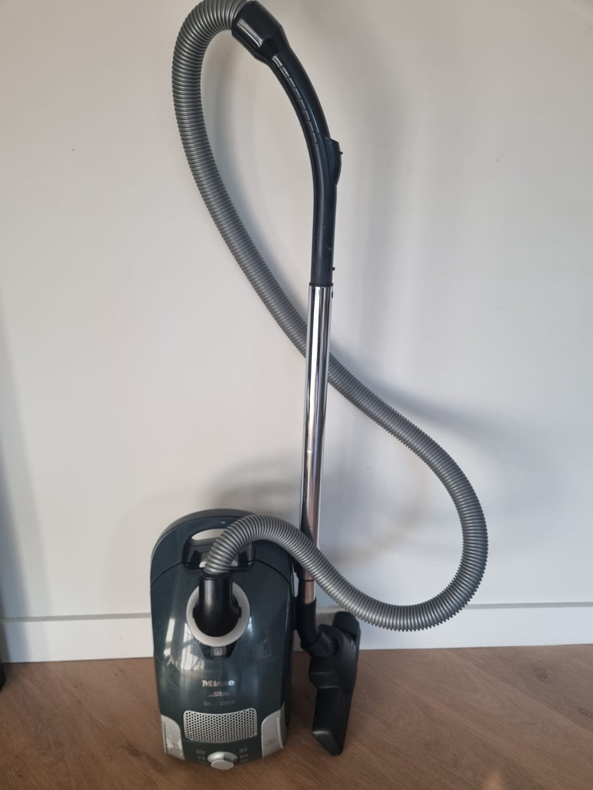 Miele Stofzuiger 2000W - Krachtig en Betrouwbaar, Gebruikt, Miele, 2000 watt of meer, Ophalen