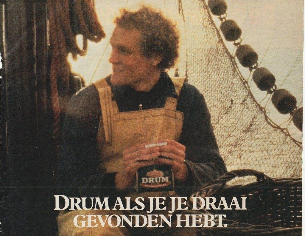 Retro reclame 1980 Drum shag voor visser op de boot, Verzamelen, Verzenden, Overige typen