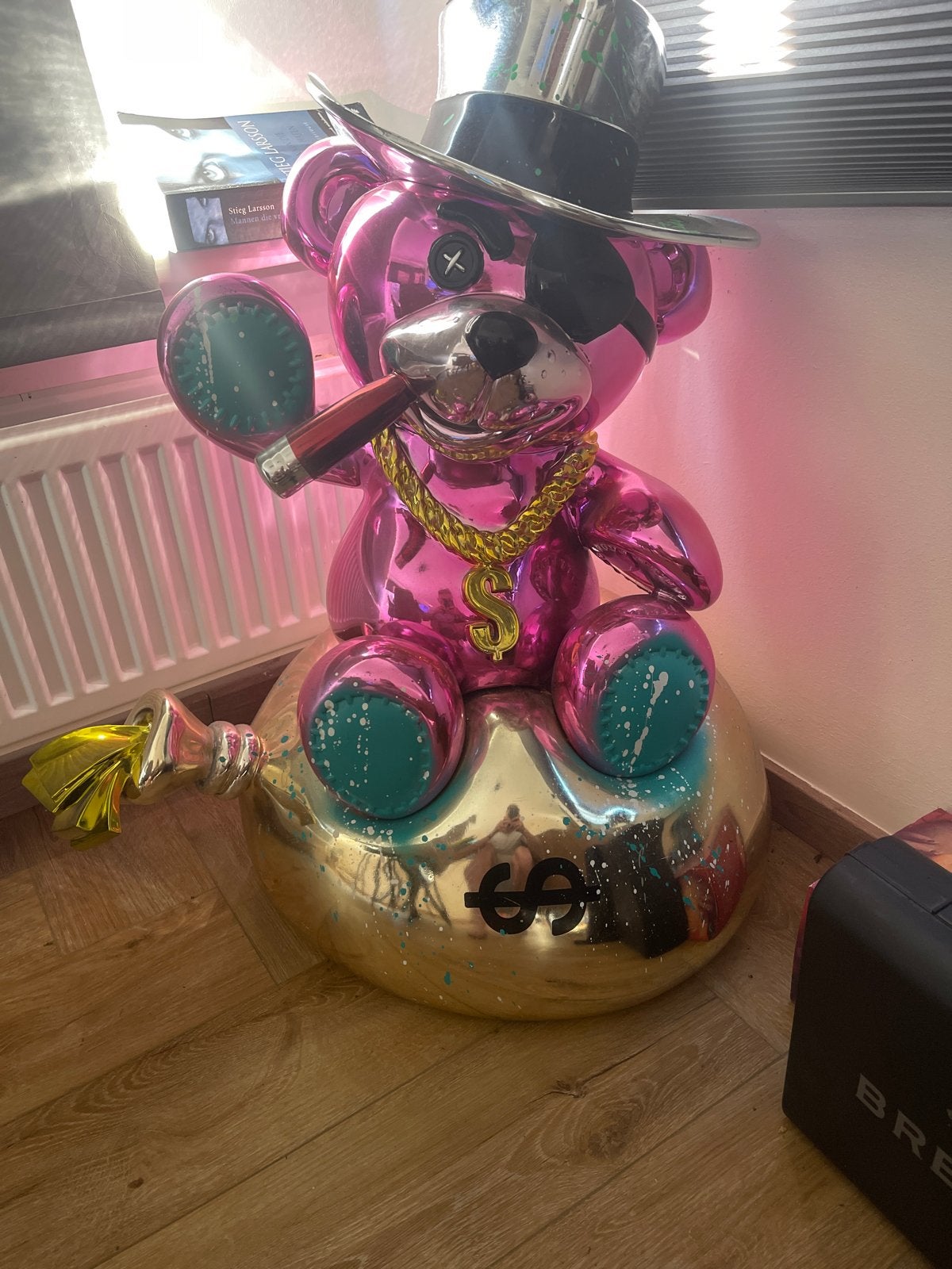 Cohiba bear xxl - Van Apple, Antiek en Kunst, Kunst | Designobjecten, Pop/figuur, Kunststof, Roze, Verzenden