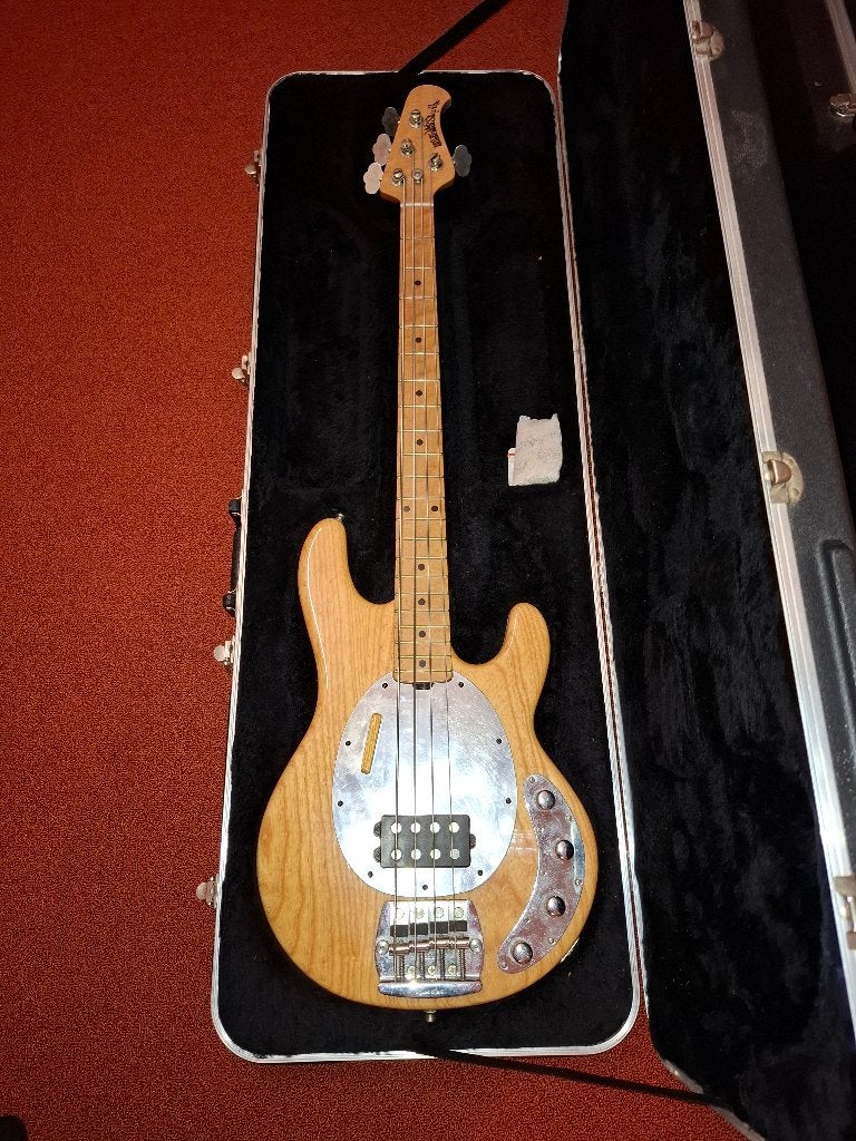 Musicman stingray bas, Muziek en Instrumenten, Ophalen of Verzenden, Zo goed als nieuw, Elektrisch