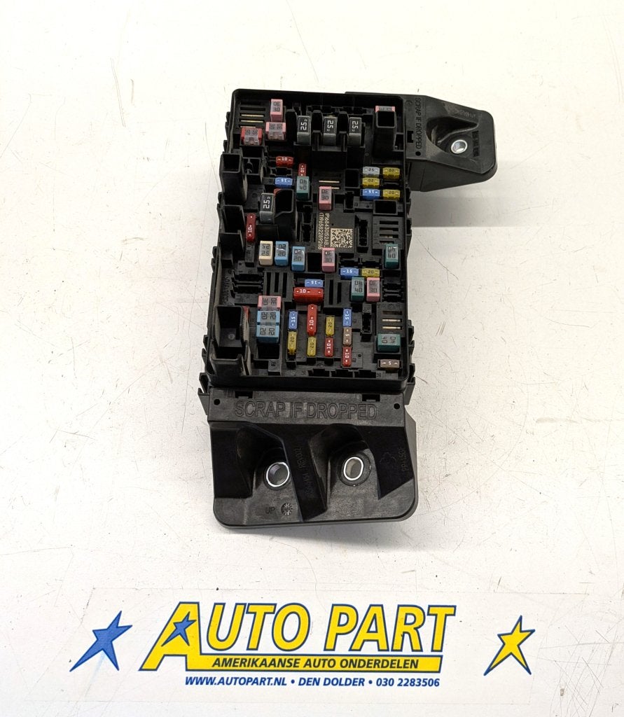 Dodge Ram eTorque 5.7L zekeringkast 2020-2024, Gebruikt, PO Box 21-8004 | Auburn Hills, MI 48321-8004, Amerikaanse onderdelen