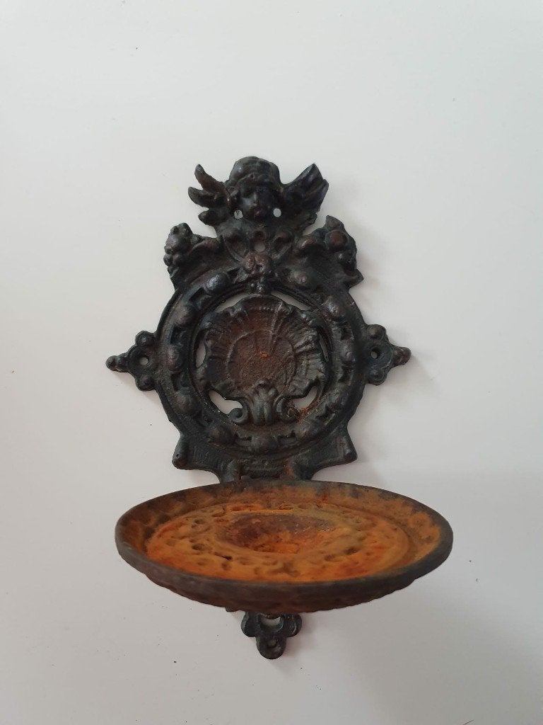 Vintage Gietijzeren Wandkandelaar met Engelenmotief, Gebruikt, Ophalen of Verzenden, Metaal, 24 cm