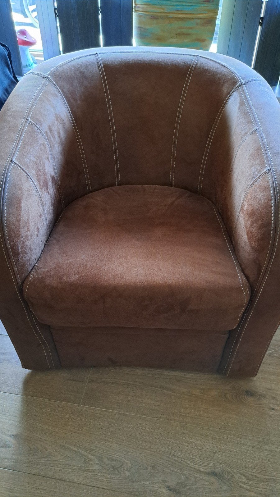 Set v 2 stuks suède fauteuils congac/lichtbruin., Ophalen, Minder dan 75 cm, Leer, Zo goed als nieuw