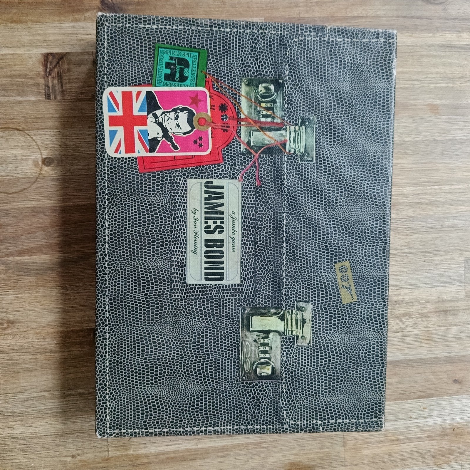 Vintage James Bond 007 Bordspel - Zeldzaam!, Drie of vier spelers, Ophalen of Verzenden, Gebruikt, Jumbo