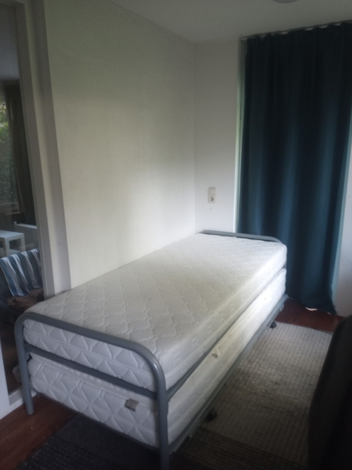 Uitschuifbaar bed met twee matrassen, Ophalen, 90 cm, Modern, Functioneel, Tweepersoons