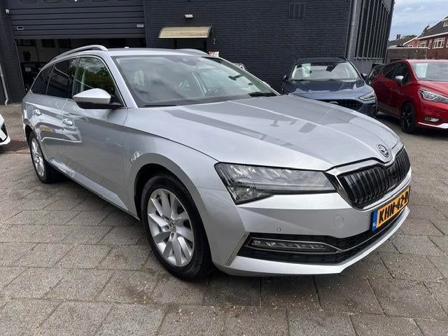 Skoda Superb Combi 1.4 TSI 218pk iV Business Edition|Virtual, Auto's, Skoda, Gebruikt, Zwart, 4 cilinders, Hybride Elektrisch/Benzine