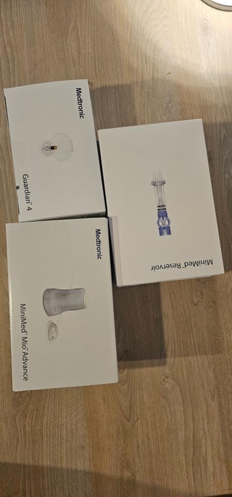 Guardian 4 sensoren 5 stuks  met reservoir+infusieset geseal, Diversen, Ophalen