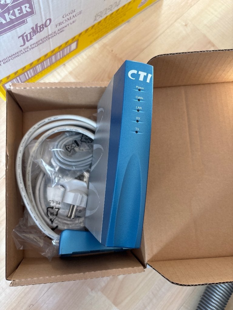 Modem, Ophalen of Verzenden, Gebruikt, Router met modem