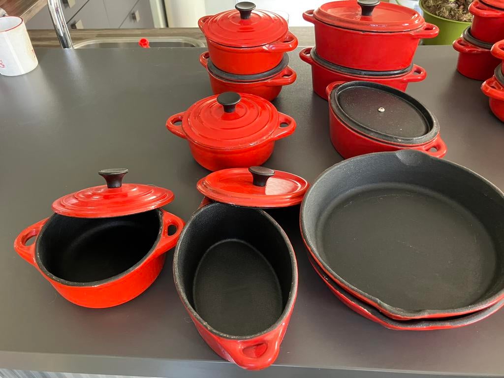 TGFF stoofpannetjes, Huis en Inrichting, Keuken | Potten en Pannen, Ophalen, Gebruikt, Gietijzer, Overige typen