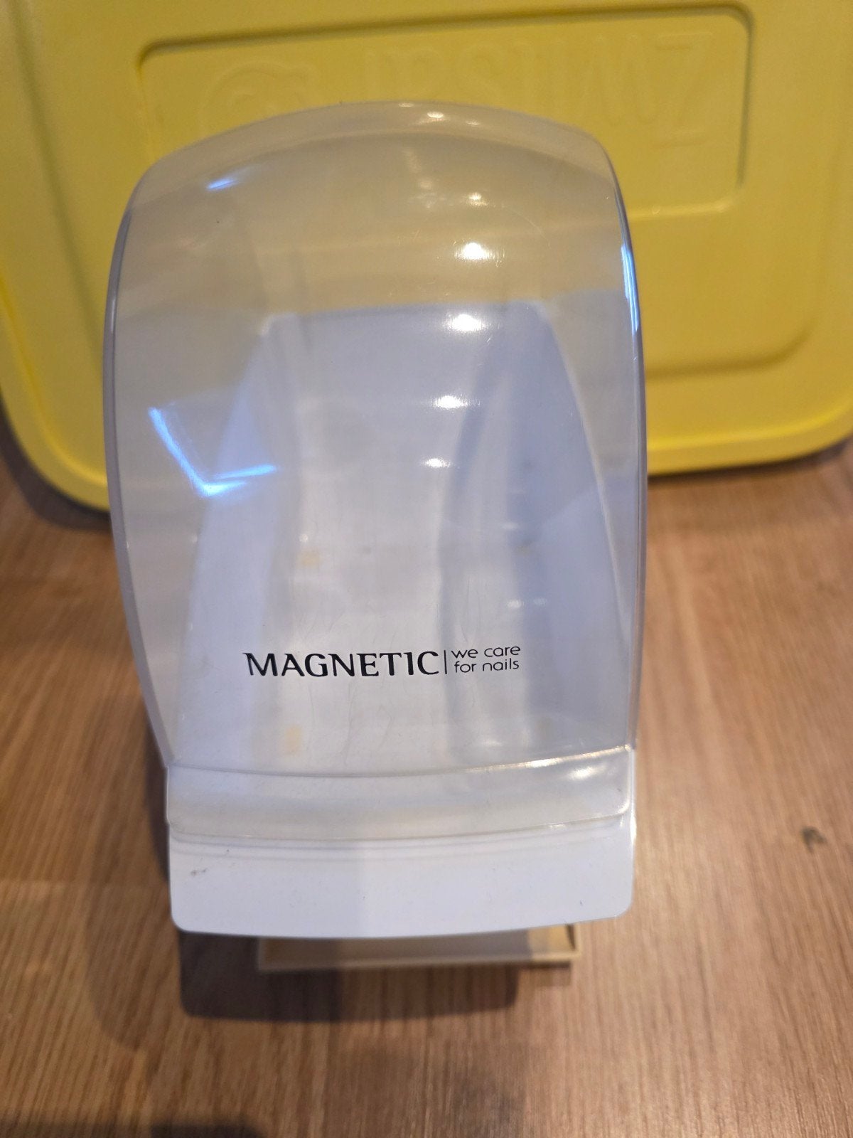 Wetwipe rol houder van Magnetic, Wit, Ophalen of Verzenden, Zo goed als nieuw, Handen en Nagels