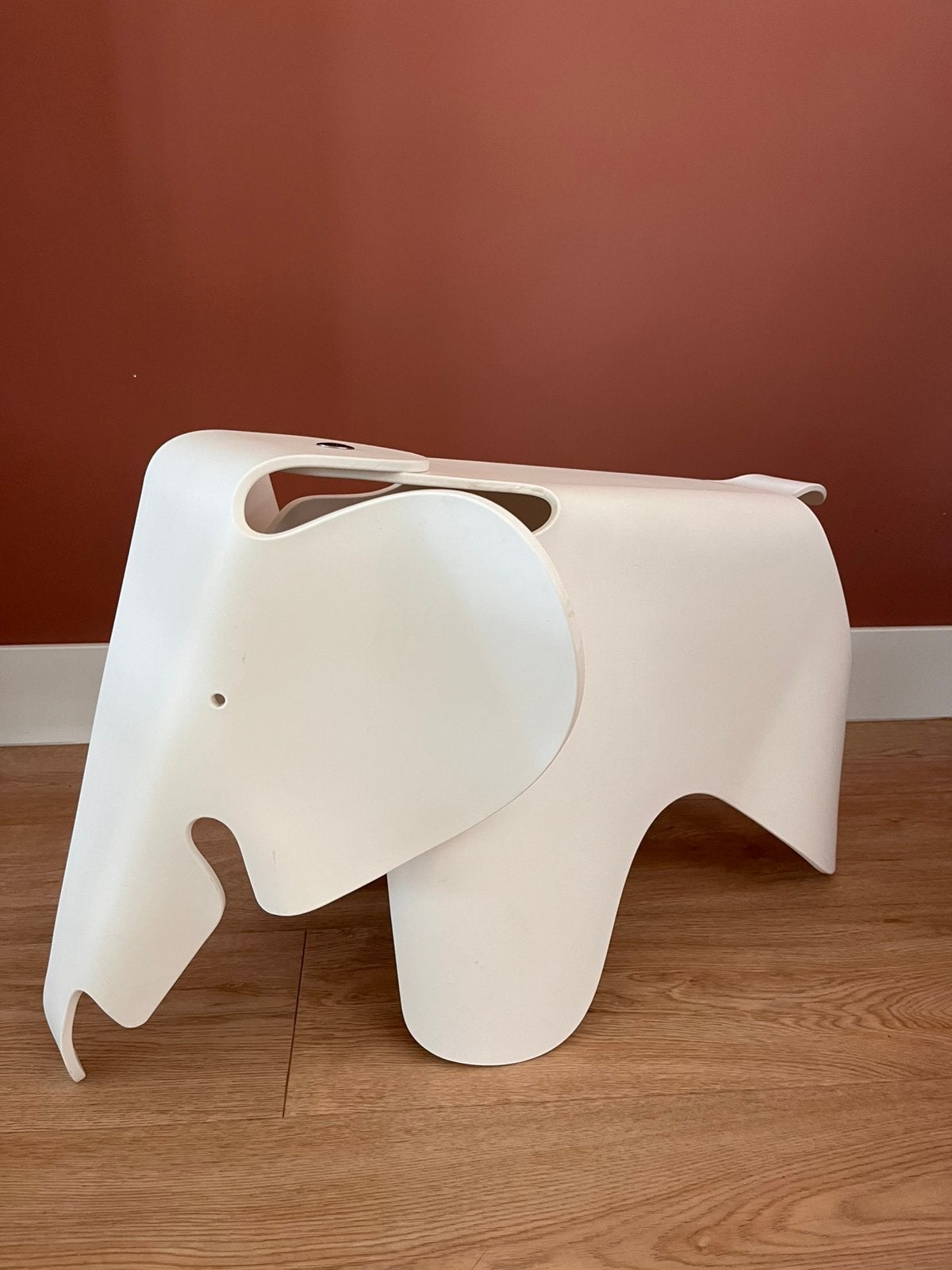 Vitra eames olifant, Ophalen