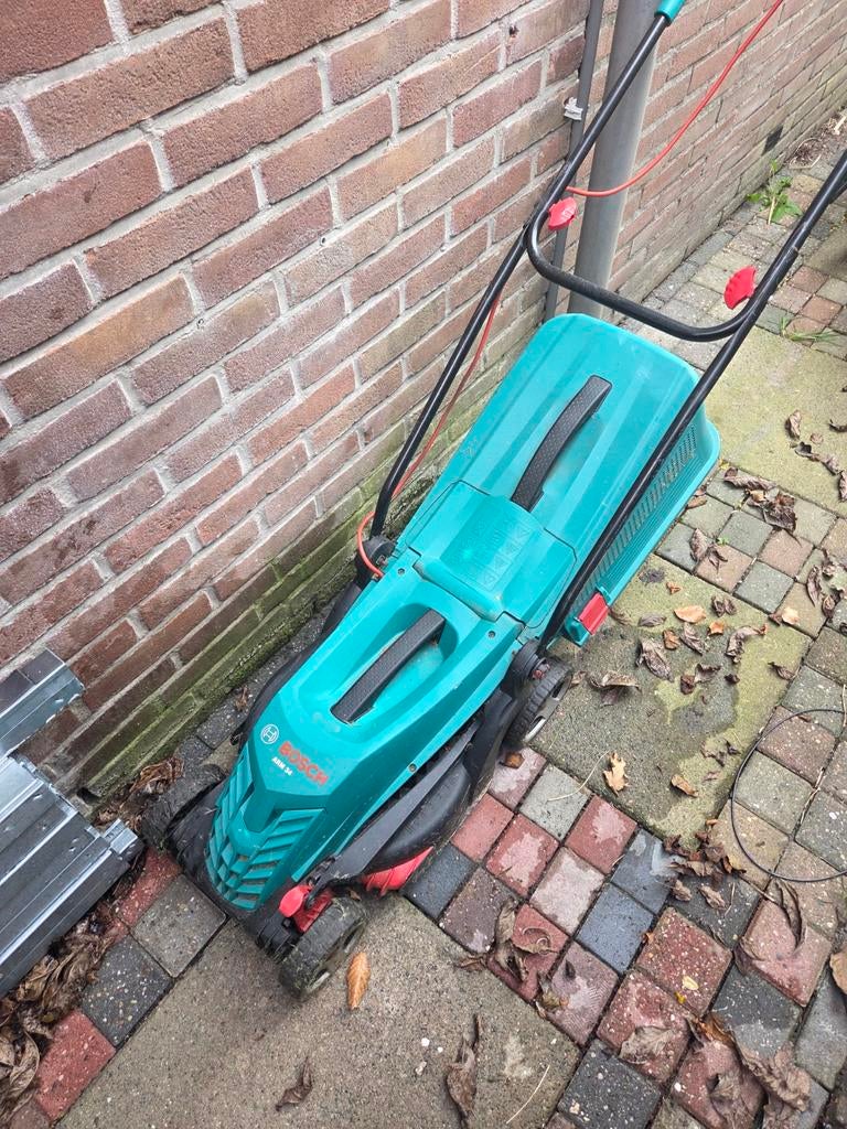 Bosch ARM 34 grasmaaier, Ophalen