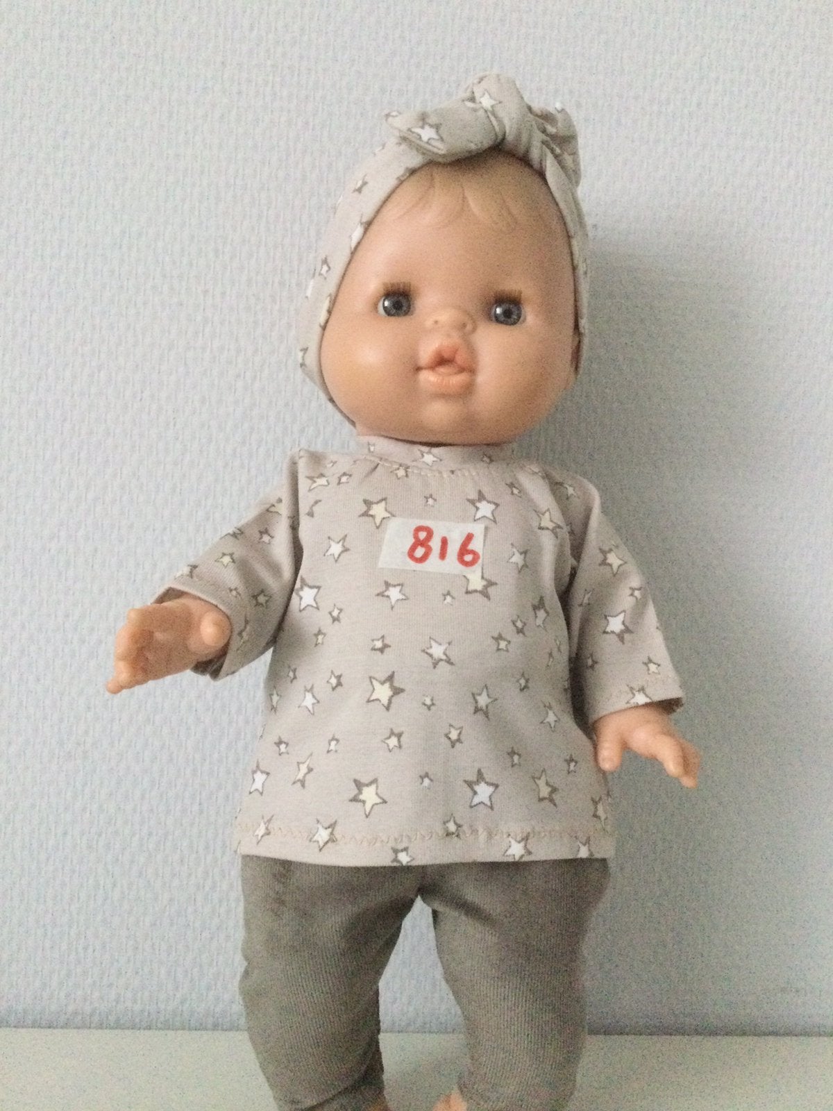 Nr 816 poppenkleertjes babypop 34 cm Reina Paola pop 34 cm, Ophalen of Verzenden, Zo goed als nieuw, Babypop
