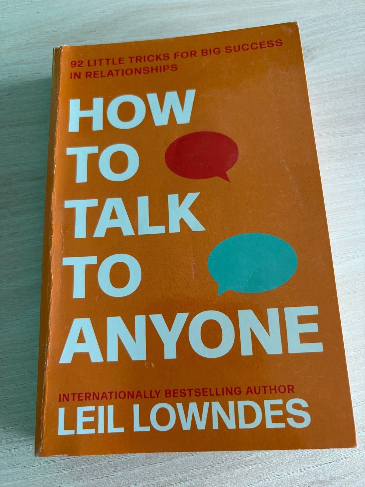 How to Talk to Anyone - Leil Lowndes, Ophalen of Verzenden, Gelezen