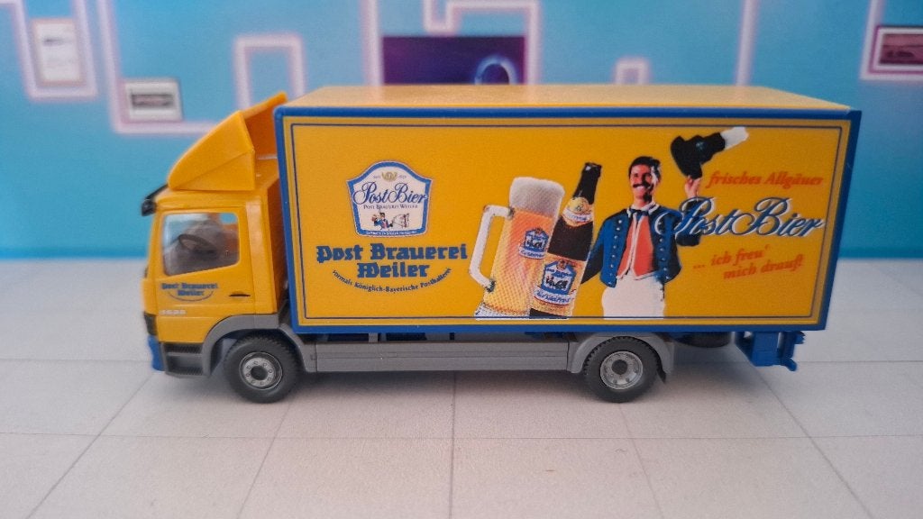 Wiking 1:87 Mercedes Atego 1528 koffer bakwagen Post Bier, Hobby en Vrije tijd, Ophalen of Verzenden, Gebruikt, Bus of Vrachtwagen