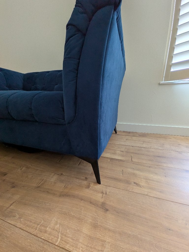 Blue Velvet 2-Seater Sofa – Excellent Condition, Ophalen, Overige materialen, Velvet, Tweepersoons
