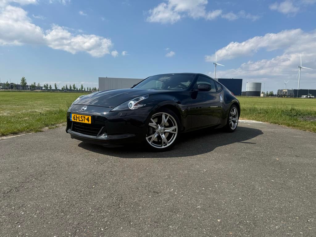Nissan 370Z handgeschakeld, Auto's, Achterwielaandrijving, Zwart, 0 kg, Handgeschakeld