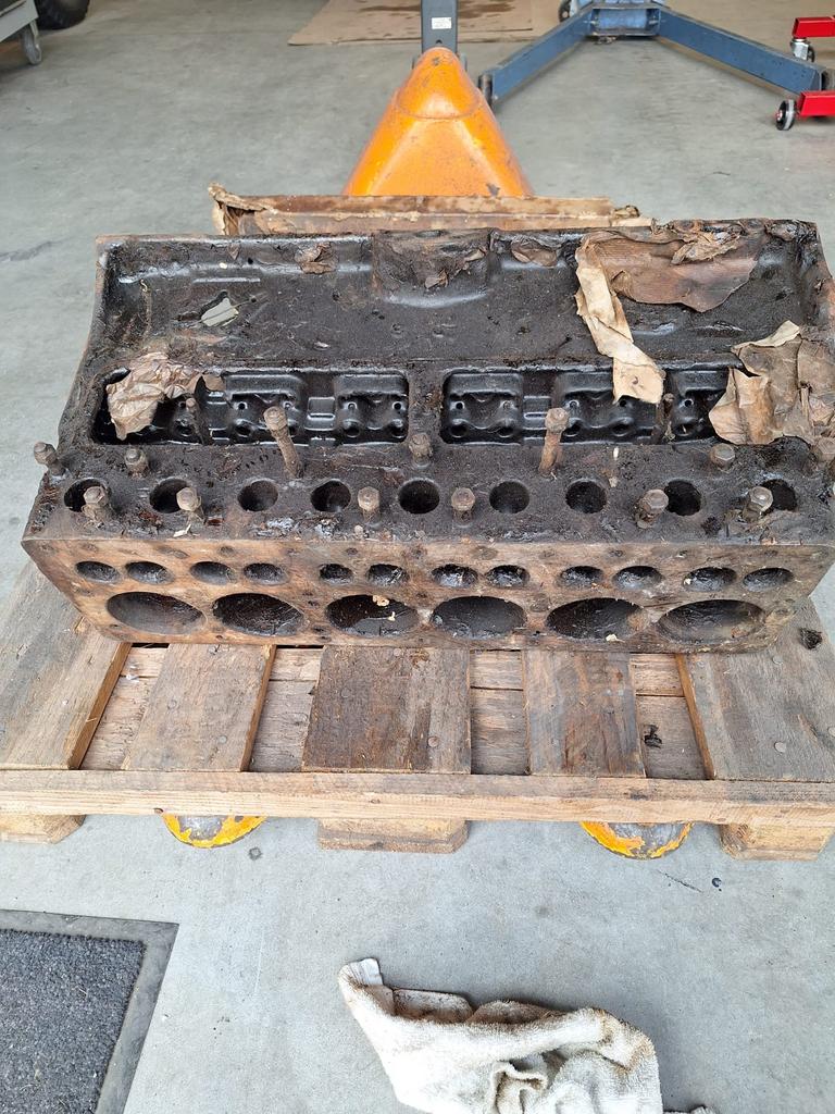 NOS motor blok + kop dodge wc, Auto-onderdelen, Ophalen, Nieuw, Oldtimer onderdelen