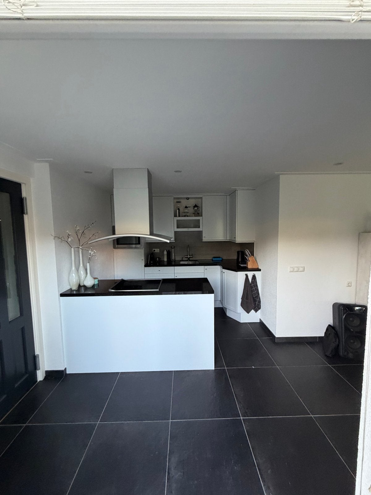 keuken met kookeiland - 270cm (breed), Gebruikt, Wit, Hoekkeuken, Graniet of Steen