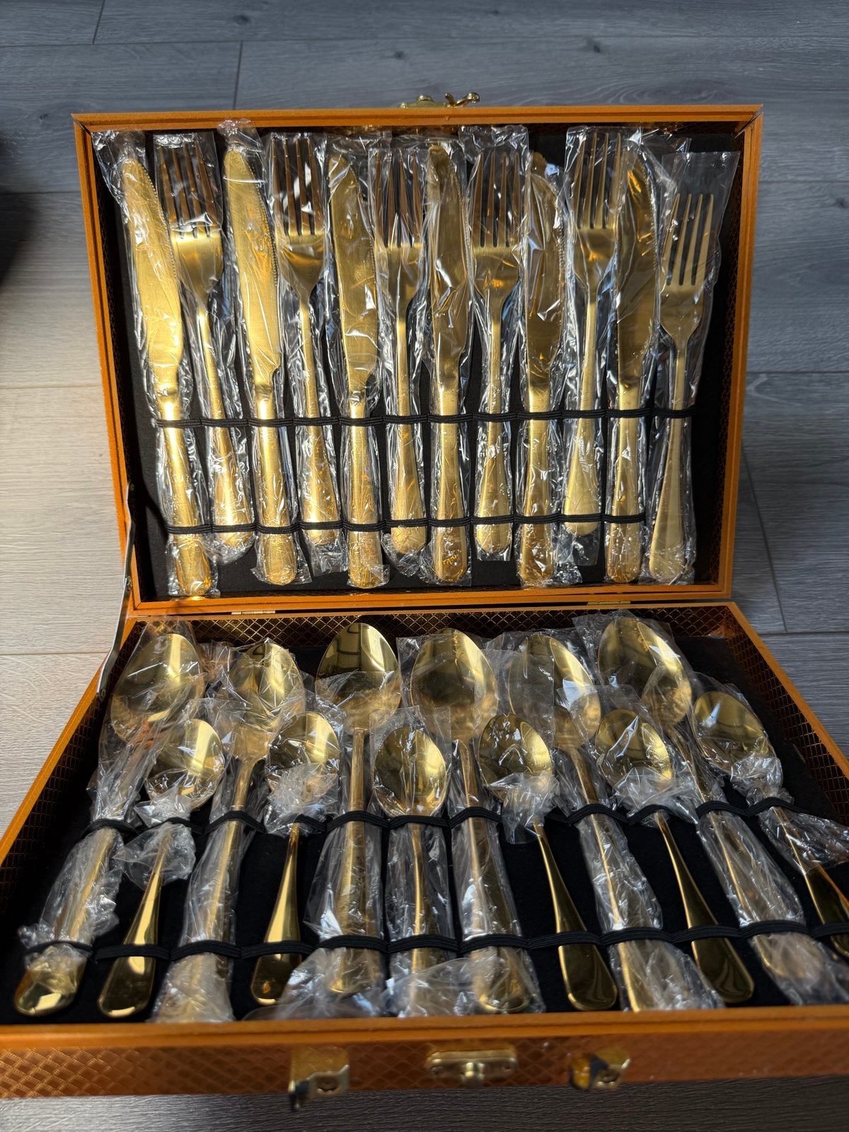 Luxe 24-delige gouden bestekset, Ophalen of Verzenden, Nieuw, Rvs of Chroom