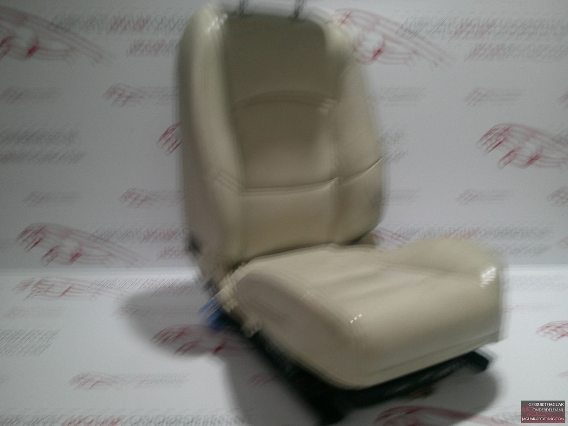 Stoel rechts Jaguar X350 crème  (NED) XJR stoel met R logo, Auto-onderdelen, Interieur en Bekleding, Gebruikt, -, Ophalen of Verzenden