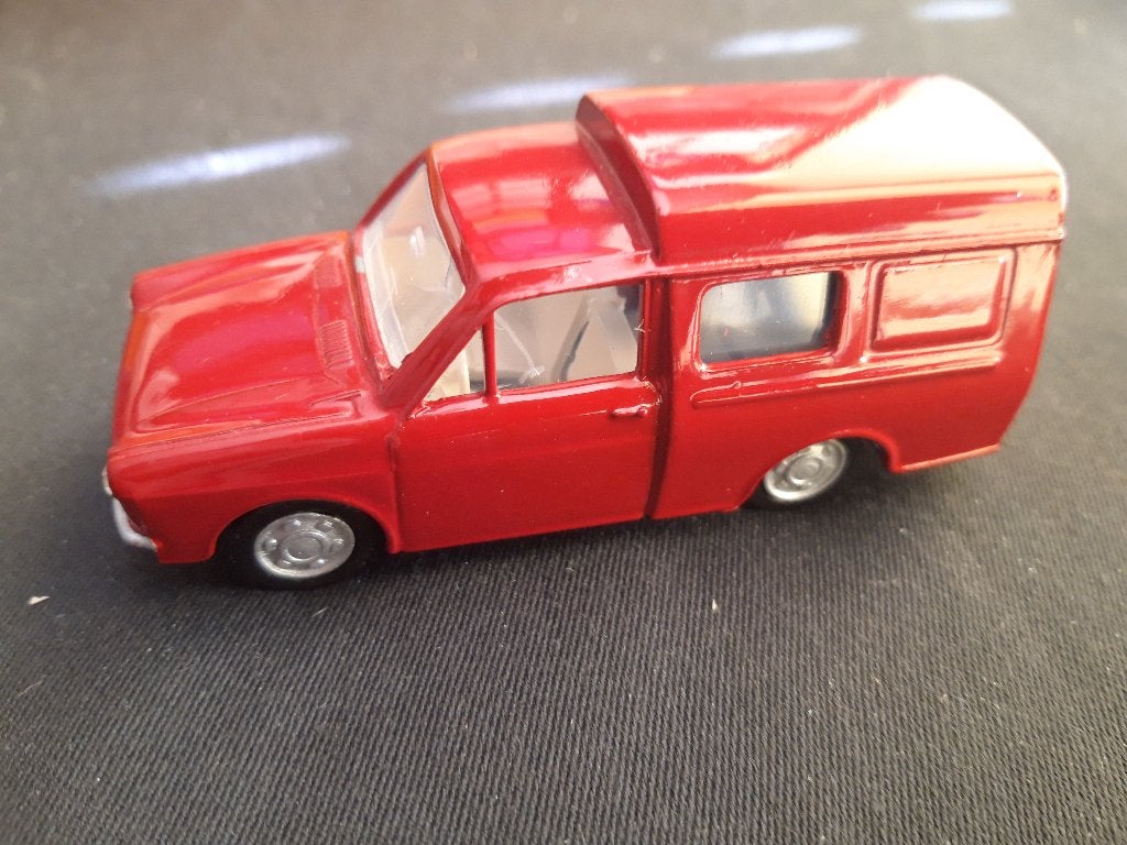 Daf 33 Bestelwagen donkerrood – Lion Car 1:43 - NA2000, Ophalen of Verzenden, Zo goed als nieuw, Auto, Overige merken