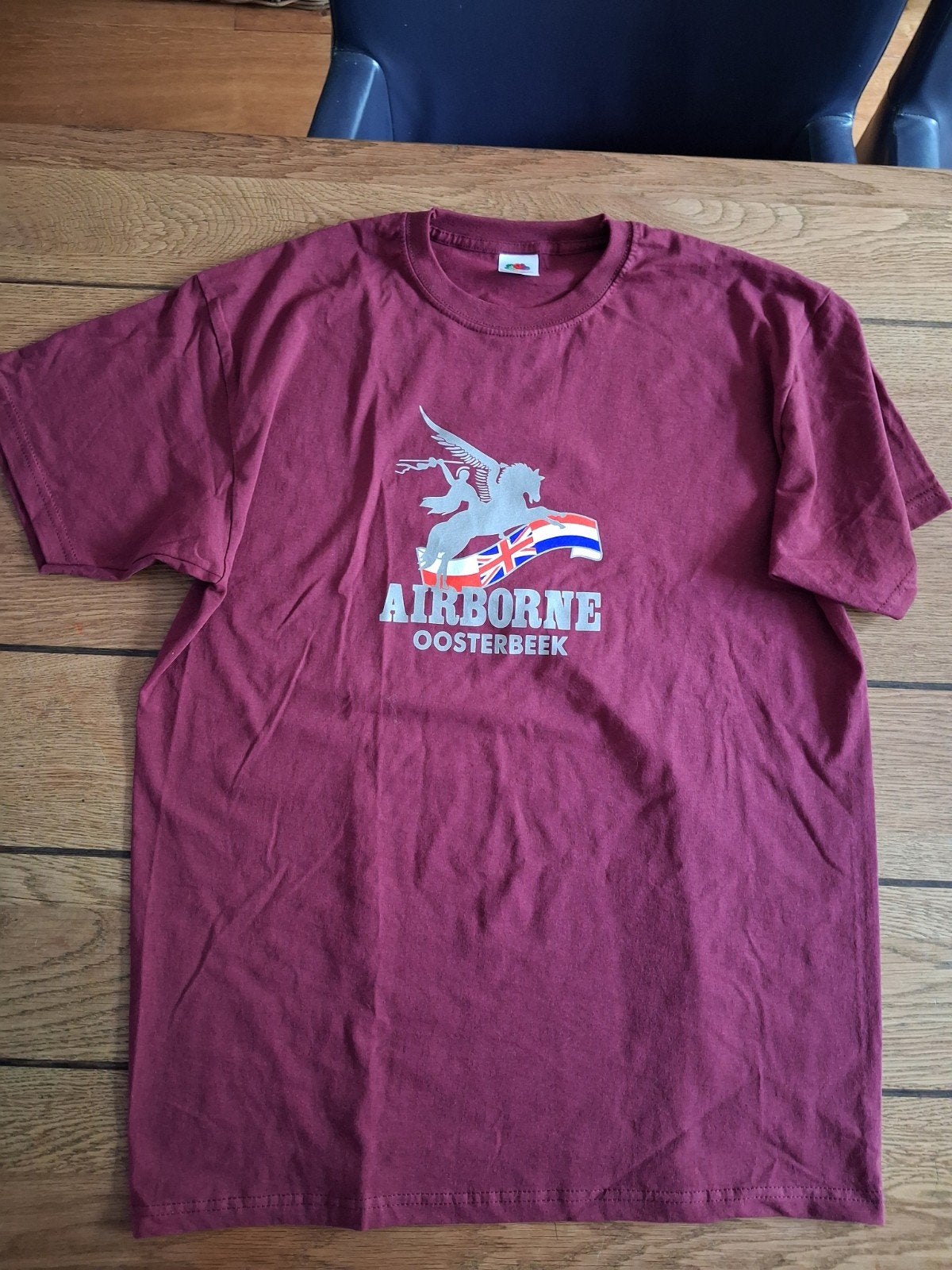 Airborne Arnhem shirt Oosterbeek T-shirt Maat L woII, Maat 52/54 (L), Ophalen of Verzenden, Gedragen, Rood