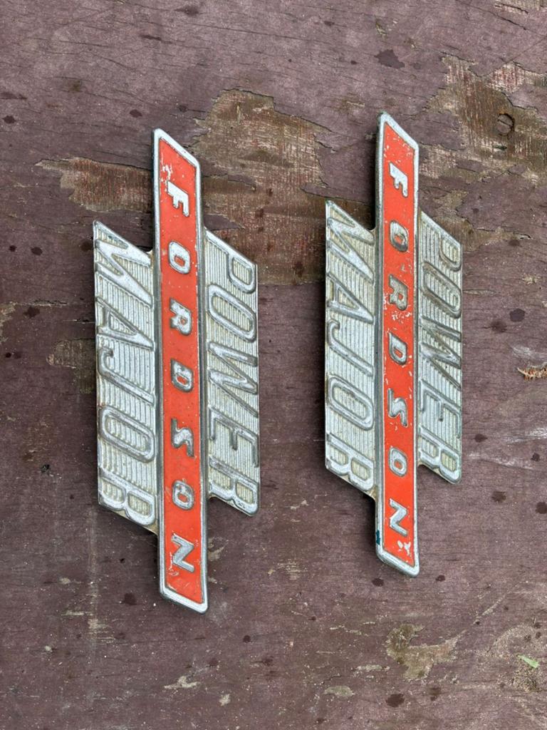 Ford tractor emblemen, Ophalen of Verzenden, Ford, Motorkap