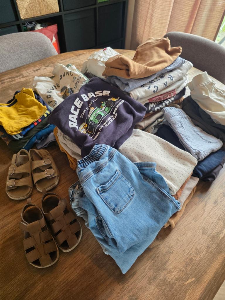 Groot jongens kledingpakket maat 86, Ophalen, Zo goed als nieuw, Maat 86