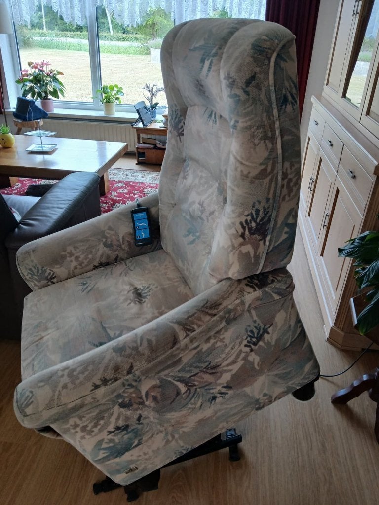 2 stuks Himolla sta-op stoelen, Huis en Inrichting, Fauteuils, Ophalen, Gebruikt, Klassiek, 75 tot 100 cm