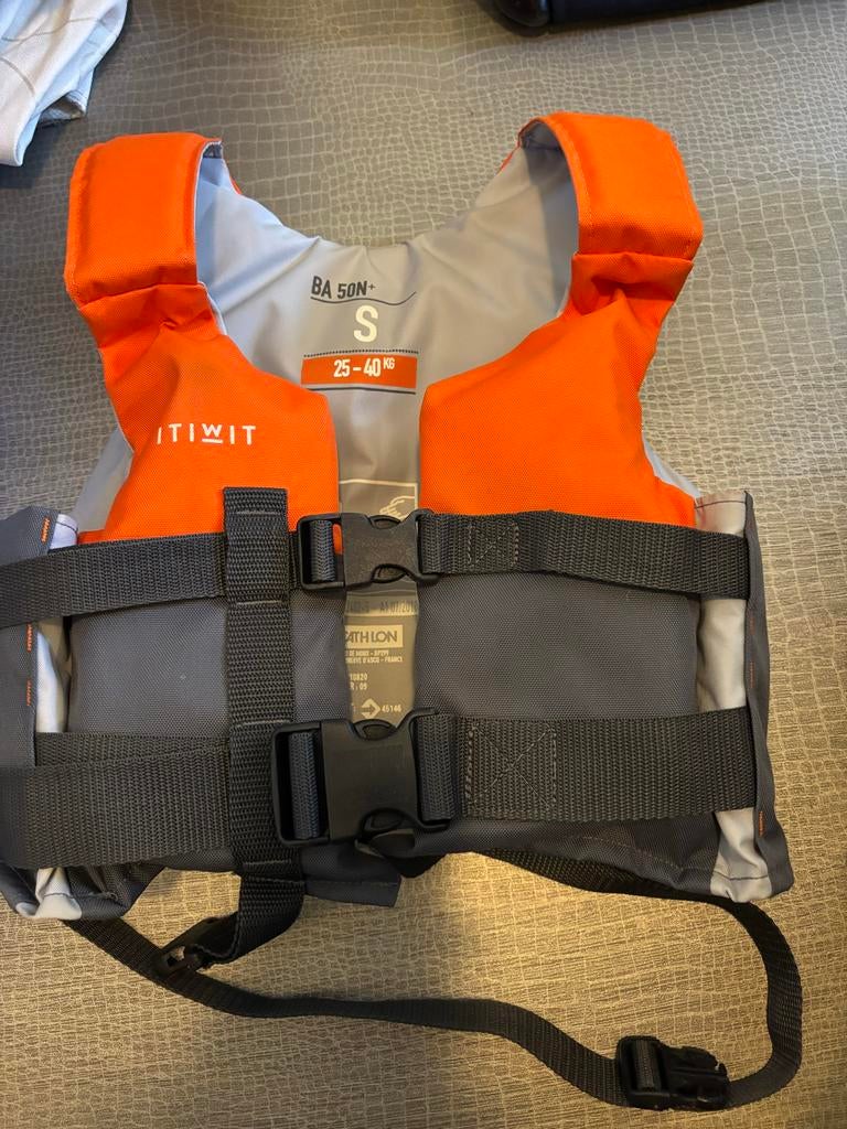 Reddingsvest Decathlon Itiwit 25-40 kg (Maat S), Ophalen, Zo goed als nieuw