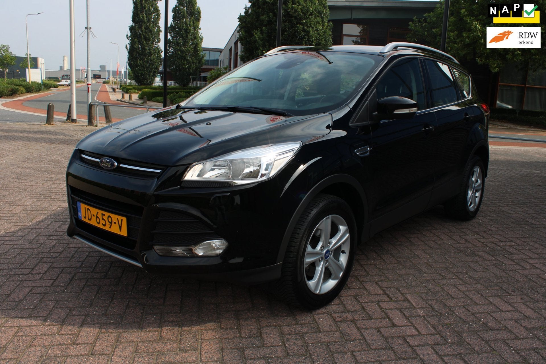 Ford Kuga 1.5 Trend Edition TREKHAAK NAV CRUISE, Auto's, Stof, Euro 6, 4 cilinders, Zwart