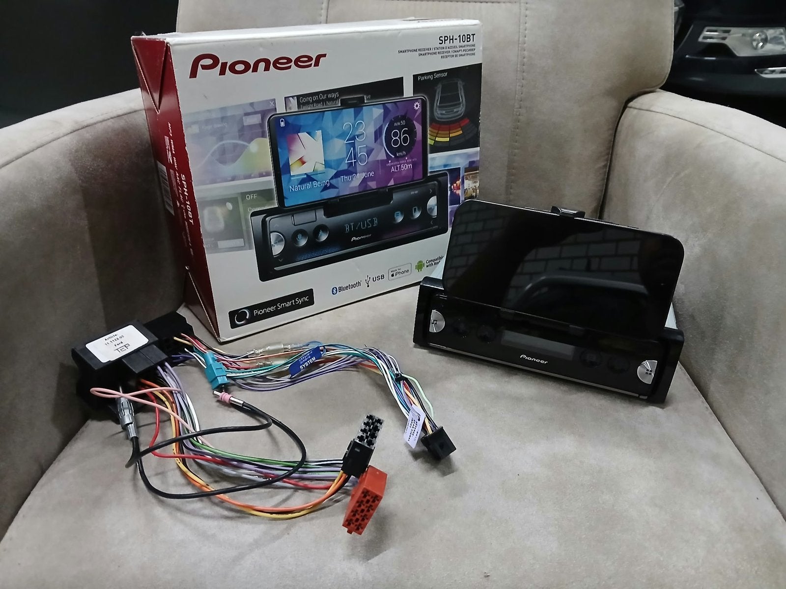 Pioneer SPH-10bt autoradio met bluethooth en telefoon houder, Ophalen of Verzenden, Zo goed als nieuw
