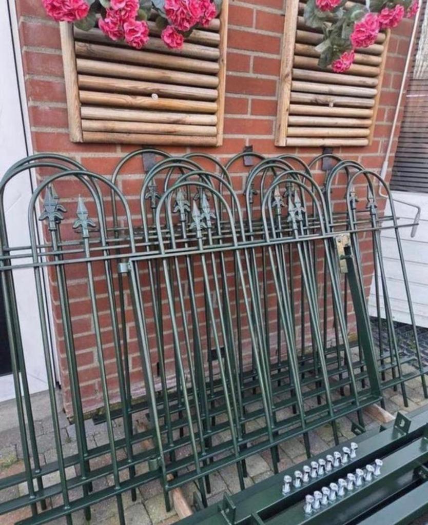 Te koop tuinhek sierhekwerk 7.5M, Ophalen, Met poort, Zo goed als nieuw, Tuinhek