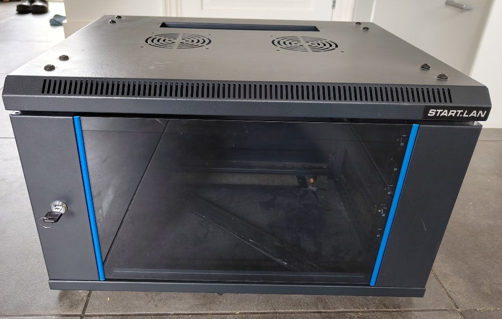Patchkast 6U, Computers en Software, Serverkasten, Gebruikt, Glas, Plaatstaal, Ophalen