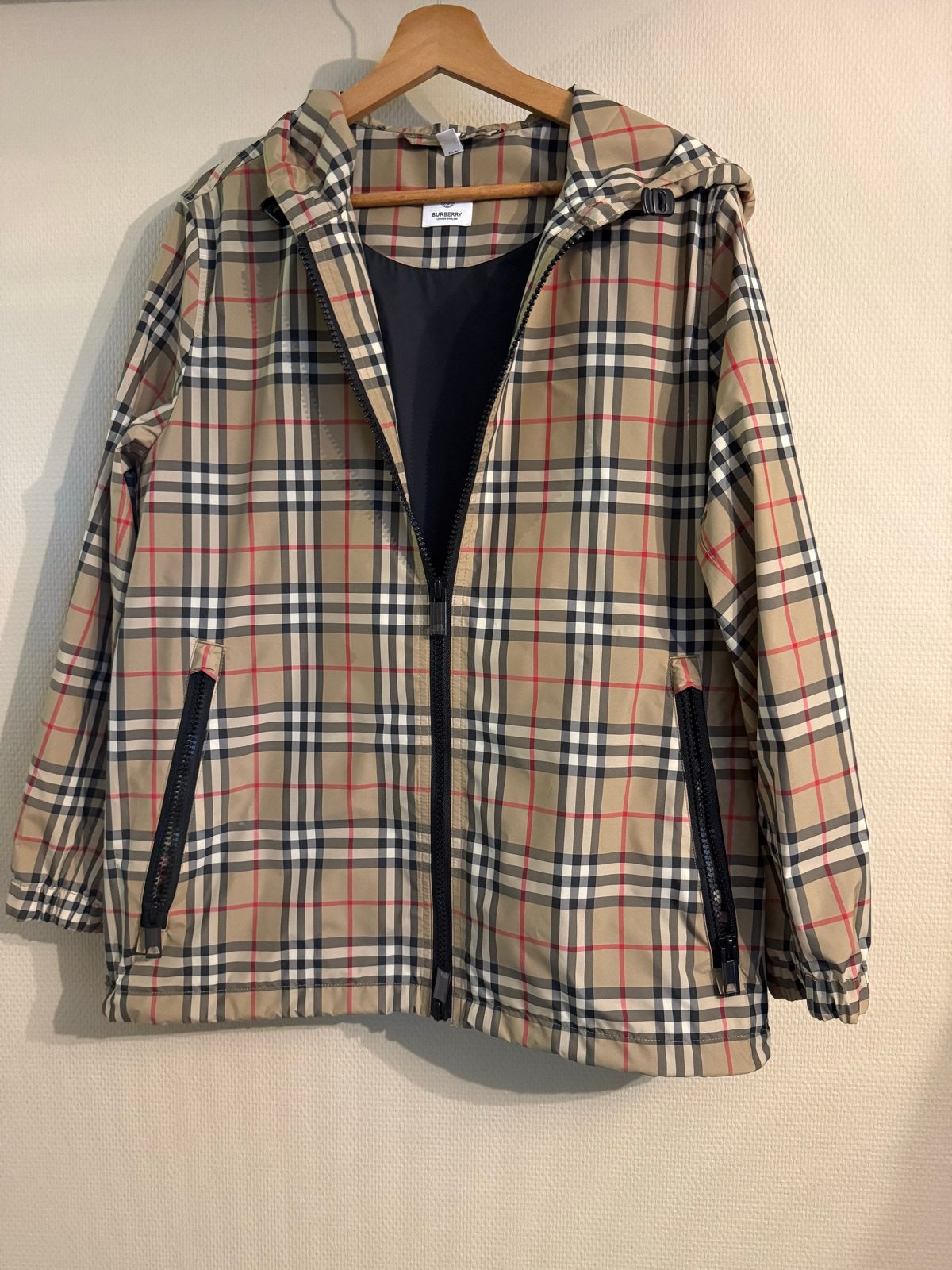 Nieuwe originele Burberry zomerjas unisex maat L, Kleding | Dames, Ophalen of Verzenden, Nieuw, Maat 42/44 (L), Beige
