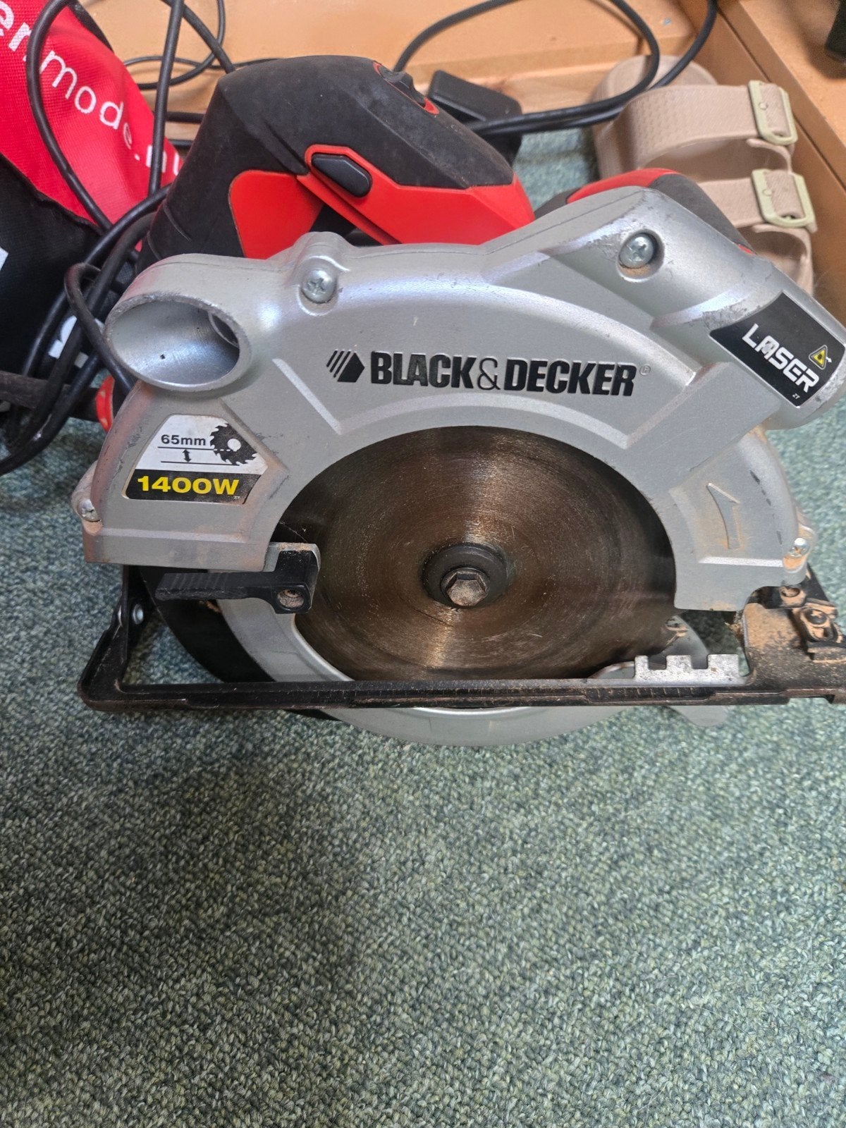 Cirkelzaag Black & Decker 1400W met Laser, Ophalen, Gebruikt, Cirkelzaag, Black & Decker